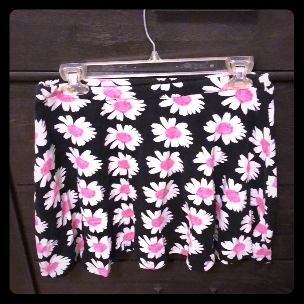 Black flower-pattern SKIRT | Love Culture